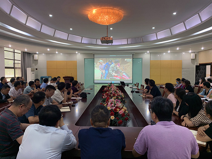 无码
组织开展师德师风专题教育学习1.jpeg