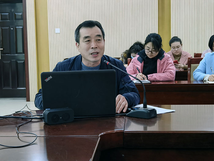 无码
召开《深化新时代教育评价改革总体方案》学习培训会2.jpg